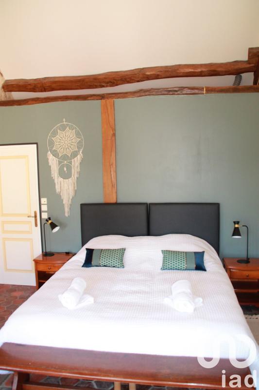 Maison - 340 m² - 9 pièces