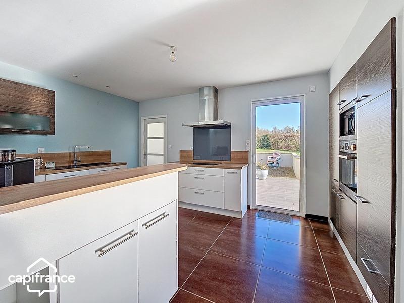 Maison - 121 m² - 6 pièces