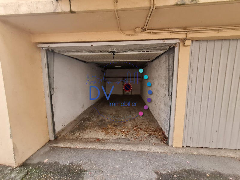 Parking / Garage - 12 m²