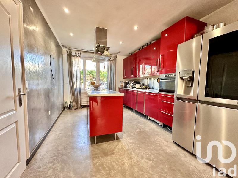 Maison - 200 m² - 8 pièces