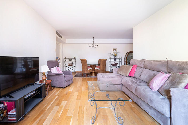 Appartement - 102 m² - 4 pièces