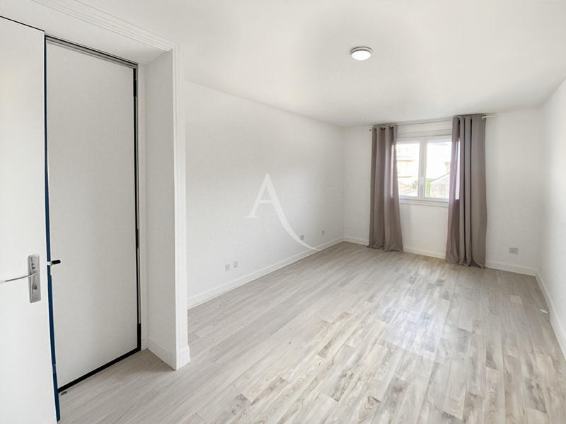 Maison - 106 m² - 6 pièces