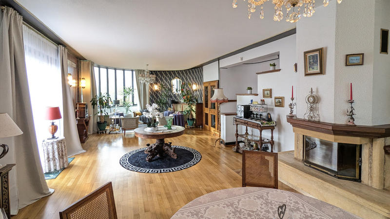 Maison - 200 m² - 7 pièces