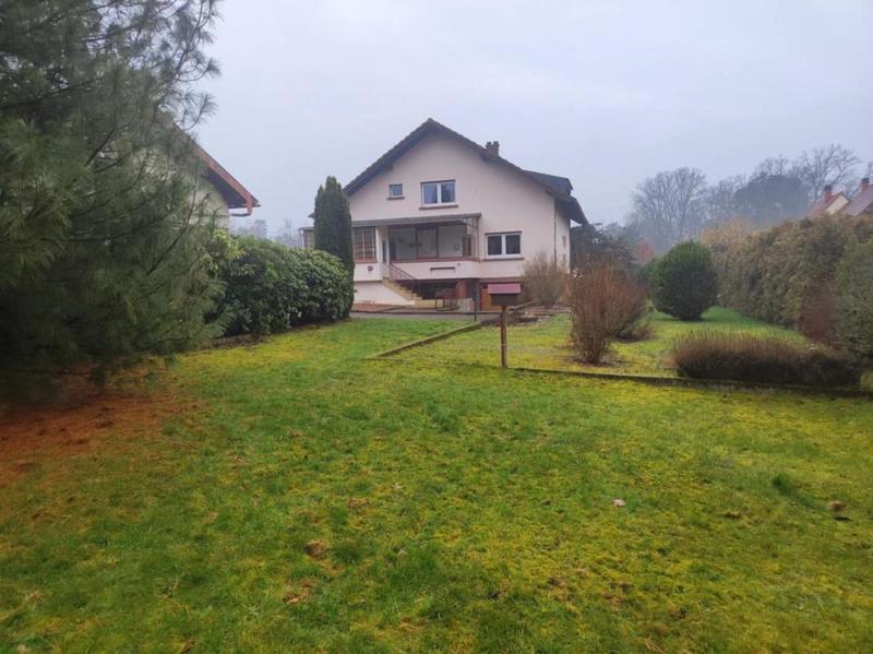 Maison - 214 m² - 8 pièces