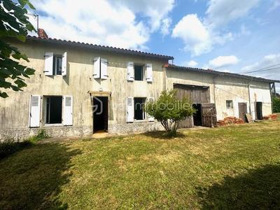 Maison de village - 87 m² - 4 pièces