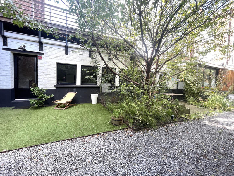 Loft - 217 m² - 5 pièces