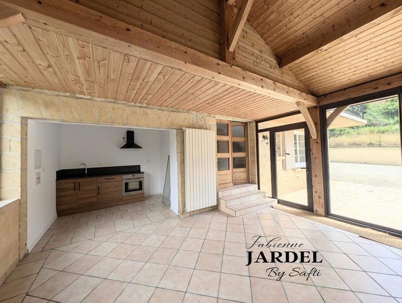 Maison - 200 m² - 8 pièces