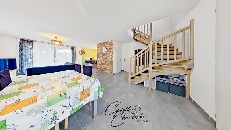 Maison - 104 m² - 5 pièces