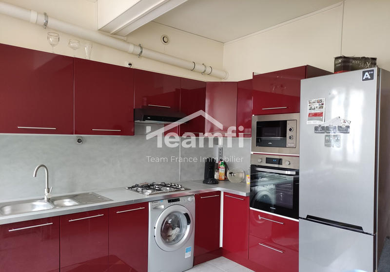 Maison - 247 m² - 9 pièces