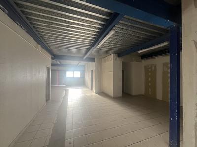 Local commercial - 964 m² - 5 pièces