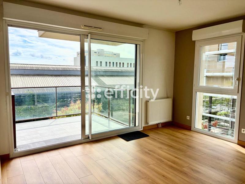 Appartement - 104 m² - 5 pièces