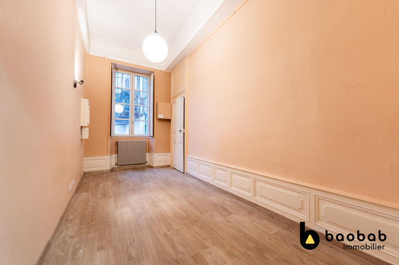 Appartement - 140 m² - 5 pièces