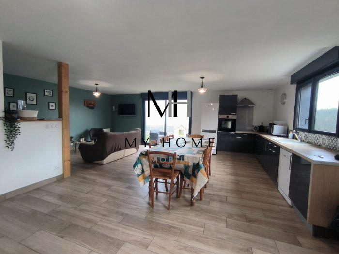 Maison - 320 m² - 13 pièces