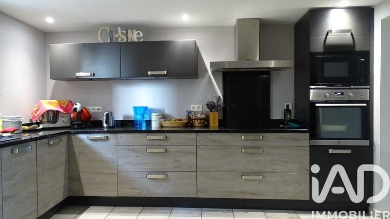 Maison - 205 m² - 6 pièces