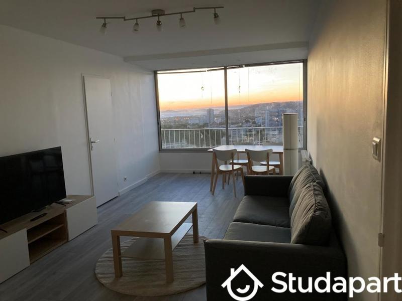 Chambre - 13 m² - 1 pièce