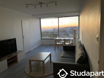 Chambre - 13 m² - 1 pièce