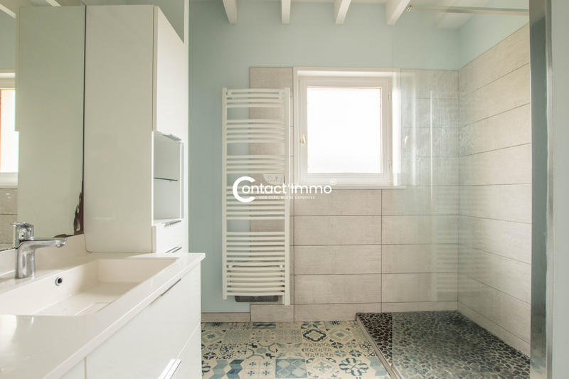 Maison - 210 m² - 6 pièces