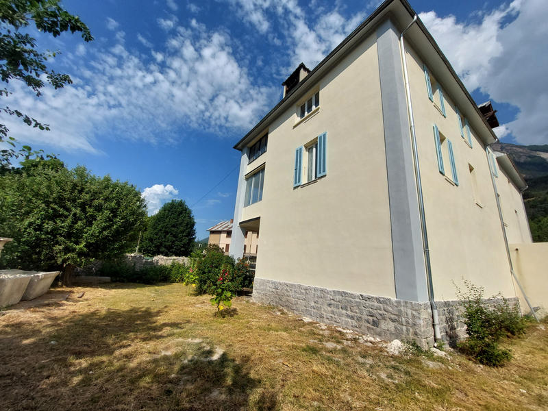 Appartement - 90 m² - 4 pièces