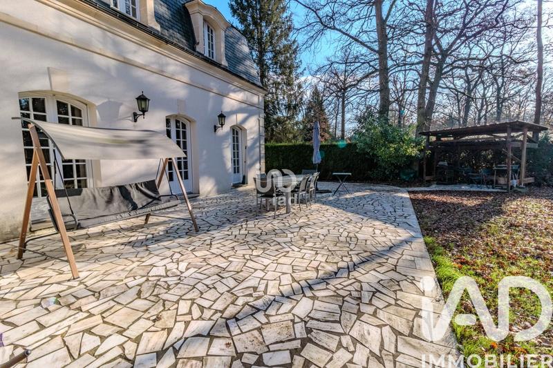 Maison de maîtres - 373 m² - 8 pièces