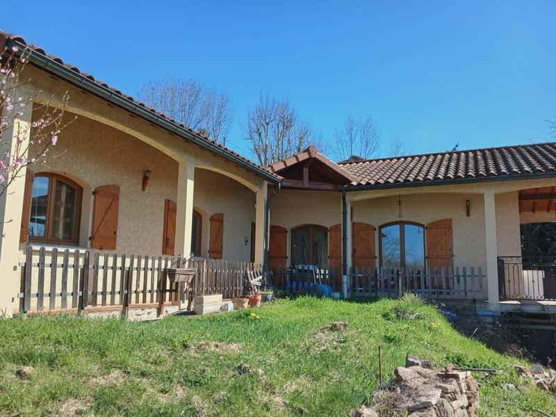 Maison - 140 m² - 6 pièces