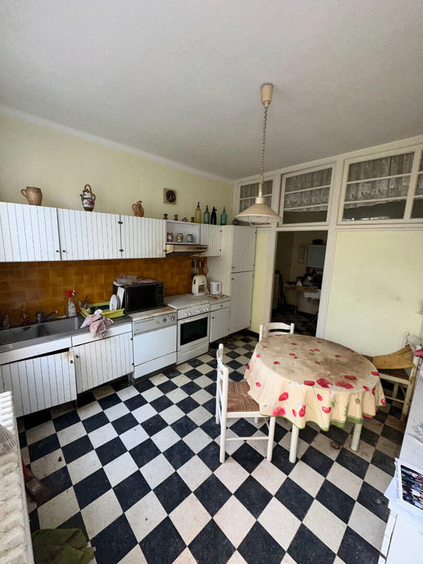 Maison - 890 m² - 10 pièces