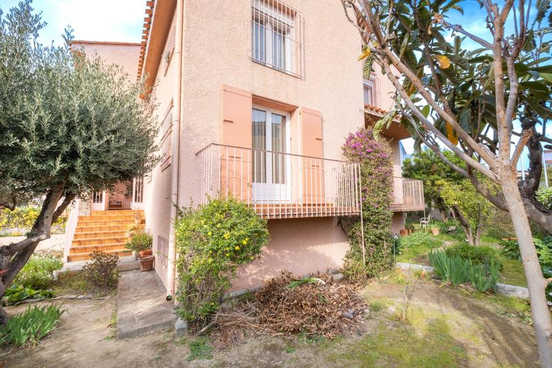 Maison - 217 m² - 7 pièces