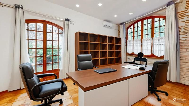 Maison - 236 m² - 9 pièces