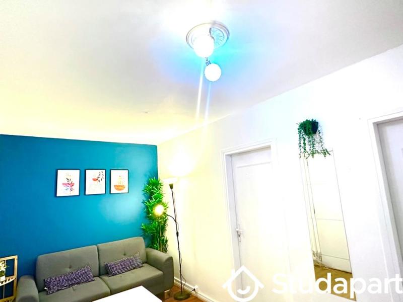 Chambre - 11 m² - 1 pièce