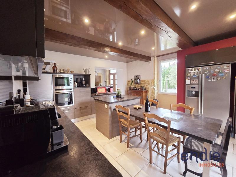 Maison - 210 m² - 7 pièces