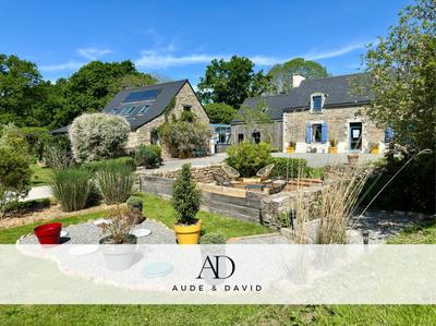 Maison - 340 m² - 15 pièces