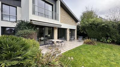 Maison - 200 m² - 6 pièces