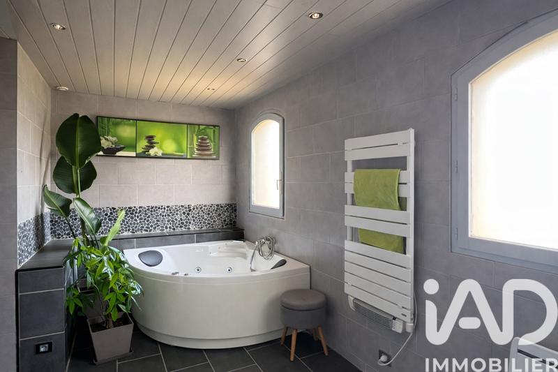 Maison - 200 m² - 6 pièces