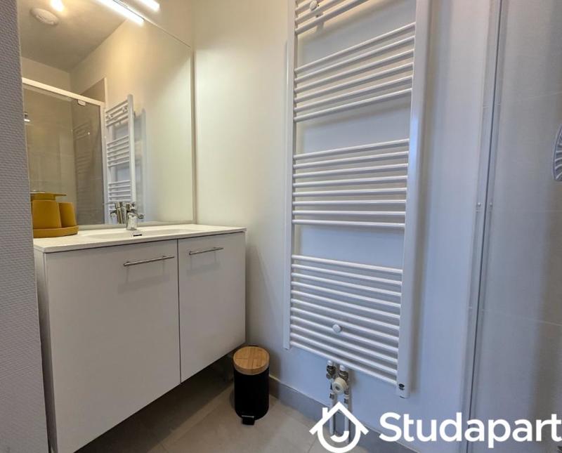 Chambre - 13 m² - 1 pièce