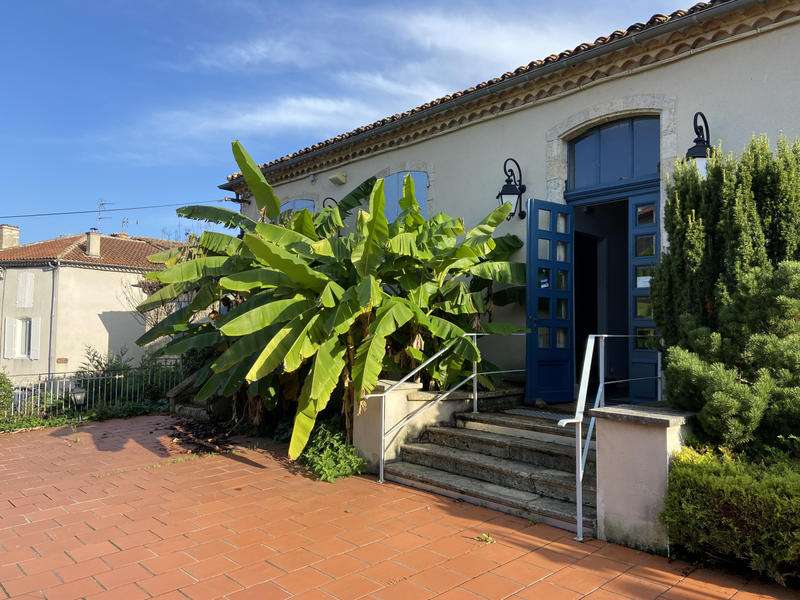 Maison de village - 718 m² - 8 pièces