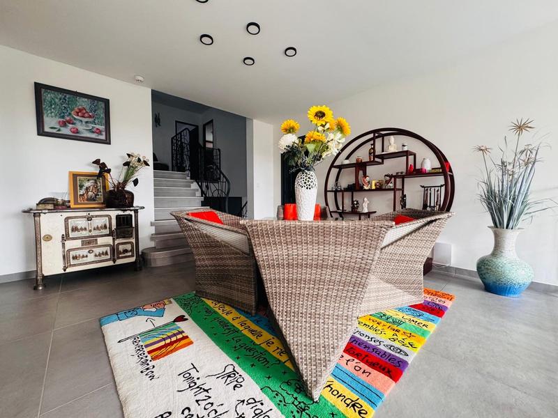 Maison - 203 m² - 6 pièces