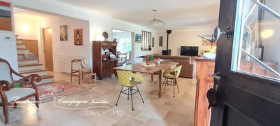 Maison - 202 m² - 7 pièces