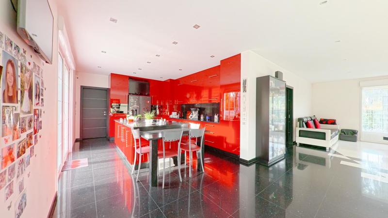 Villa - 340 m² - 7 pièces