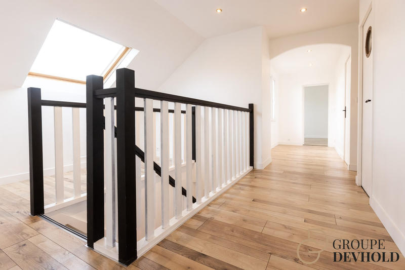 Maison - 182 m² - 8 pièces