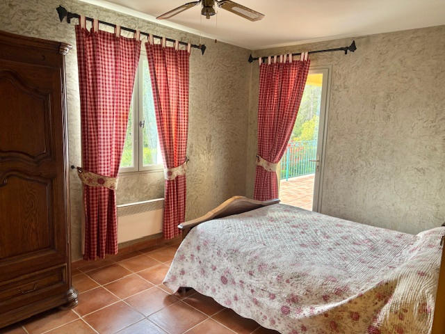 Propriété - 137 m² - 4 pièces