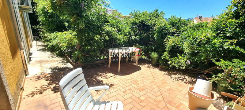 Maison - 308 m² - 13 pièces