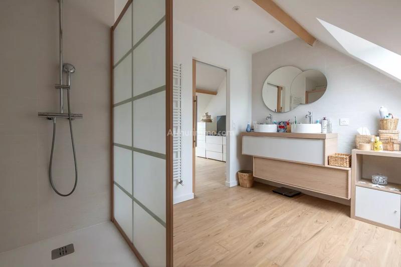 Maison - 175 m² - 7 pièces