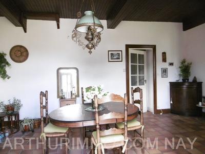 Maison - 290 m² - 9 pièces