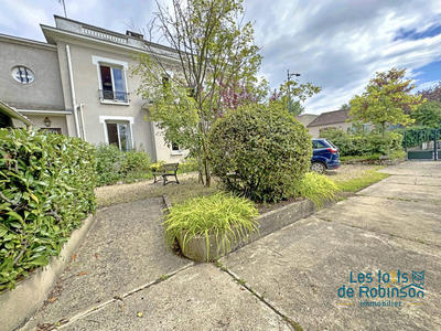 Maison de ville - 240 m² - 10 pièces