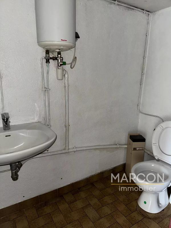 Local commercial - 70 m² - 2 pièces