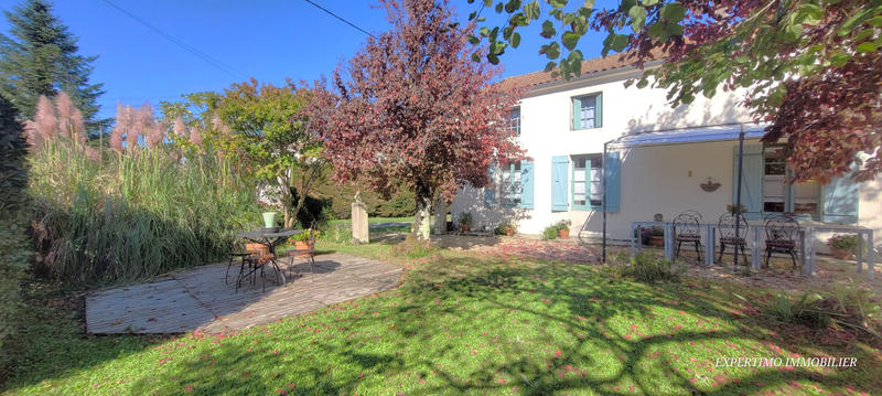 Maison - 220 m² - 9 pièces