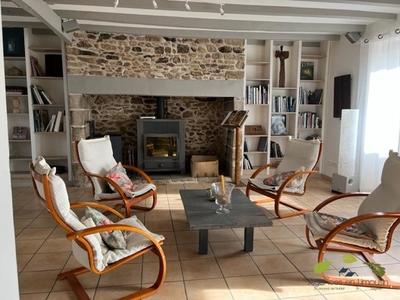 Propriété - 212 m² - 4 pièces