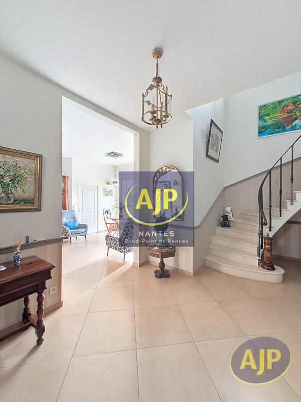 Maison - 291 m² - 8 pièces