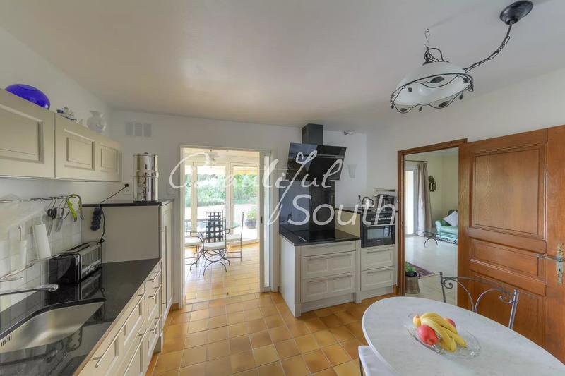 Maison - 253 m² - 7 pièces