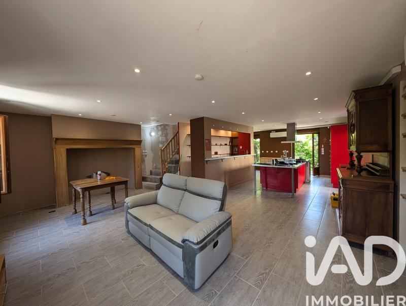 Maison - 180 m² - 5 pièces