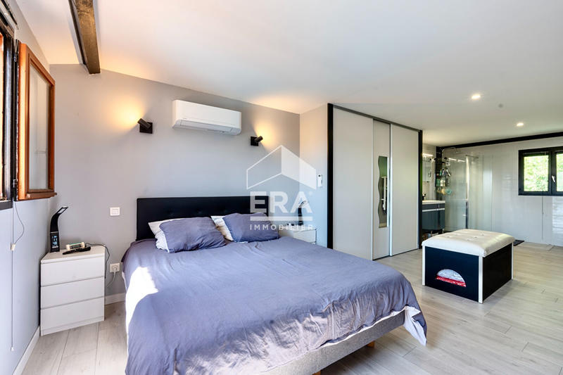 Maison - 198 m² - 8 pièces